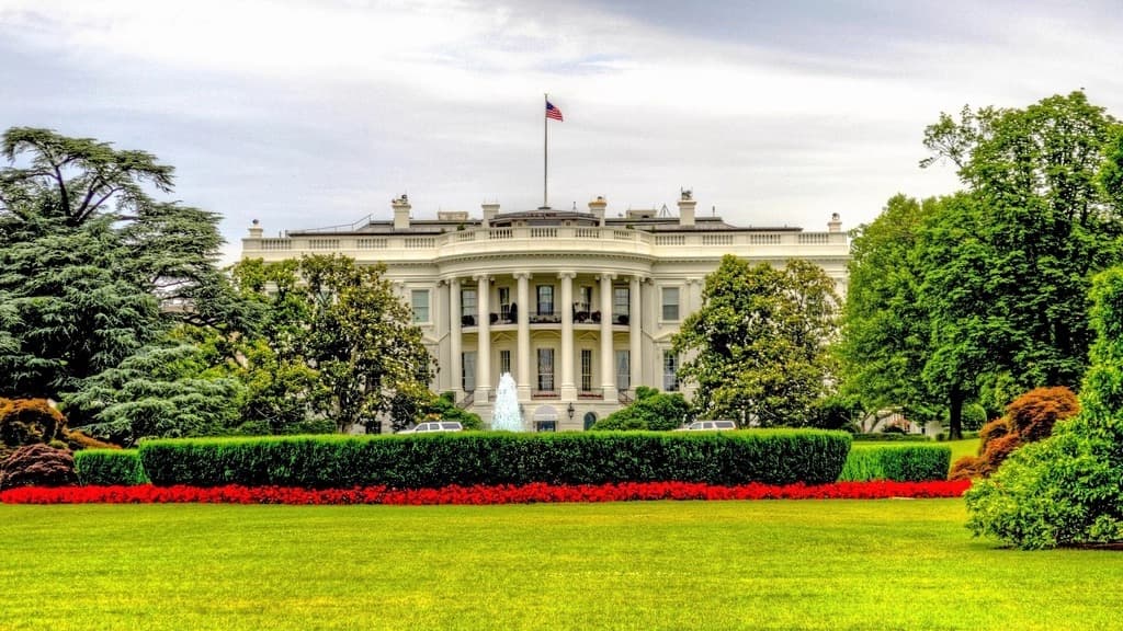 La Maison-Blanche à Washington, vue depuis la pelouse